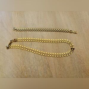 Vintage Monet gold tone matching bracelet and necklace